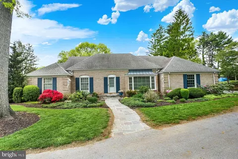 23 W West Lawn Cir, Wormleysburg, PA 17043