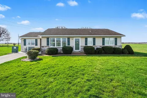 2194 Newville Rd, Carlisle, PA 17015