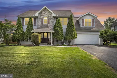 116 Westgate Dr, Mount Holly Springs, PA 17065