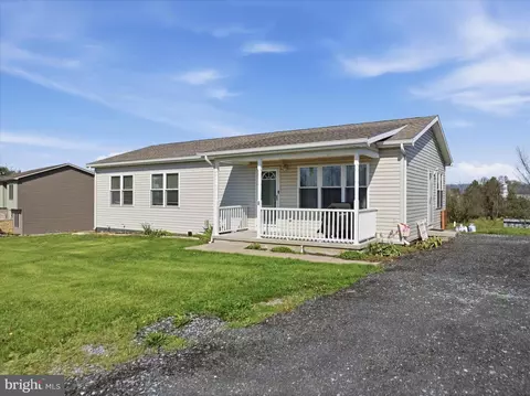 6 Walleye Dr, Shippensburg, PA 17257