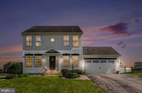 246 Forgedale Dr, Carlisle, PA 17015