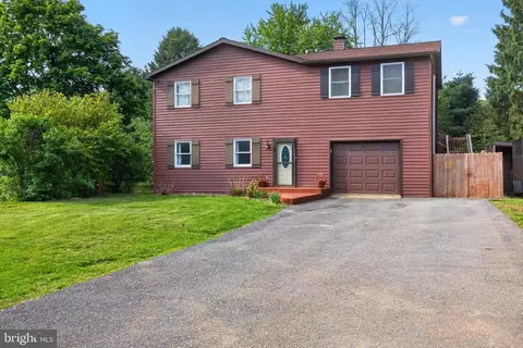 307 W Pine St, Mount Holly Springs, PA 17065