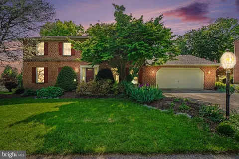1204 E Powderhorn Rd, Mechanicsburg, PA 17050