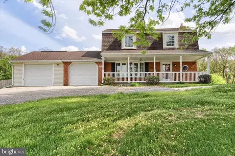 810 Creek Rd, Carlisle, PA 17015