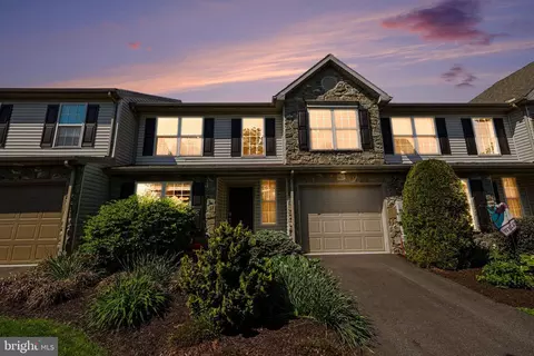 87 Broadwell Ln, Mechanicsburg, PA 17055