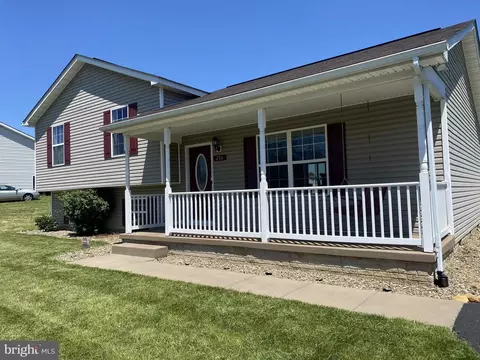 206 Pike Ct, Shippensburg, PA 17257