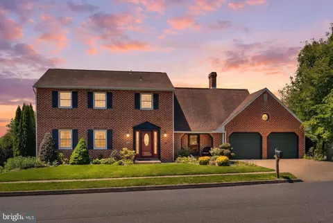 411 Hopi Dr, Mechanicsburg, PA 17050