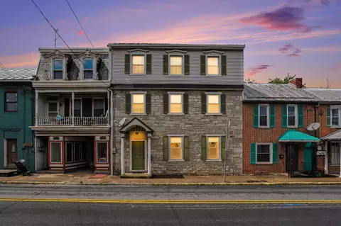 9 E Main St, Newville, PA 17241
