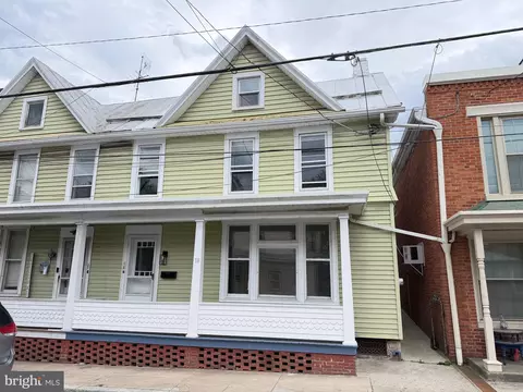 18 E Main St, Newville, PA 17241
