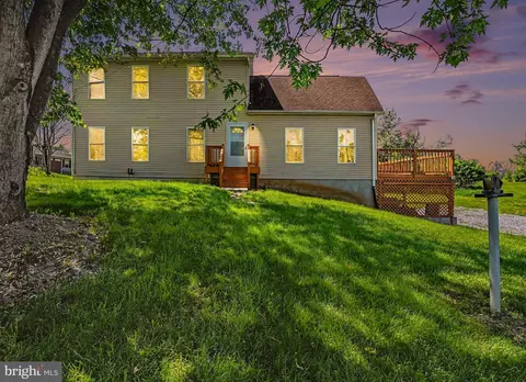 372 Kerrsville Rd, Carlisle, PA 17015