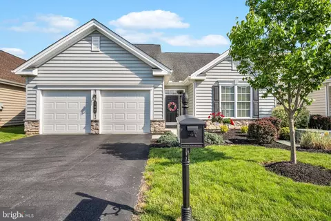 107 Loyal Dr, Mechanicsburg, PA 17050