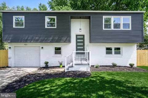 421 Fairway Dr, Mechanicsburg, PA 17055