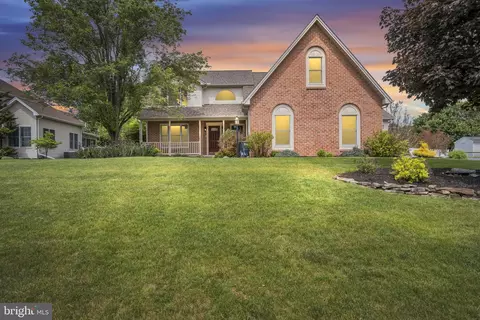 38 Mayberry Ln, Mechanicsburg, PA 17050