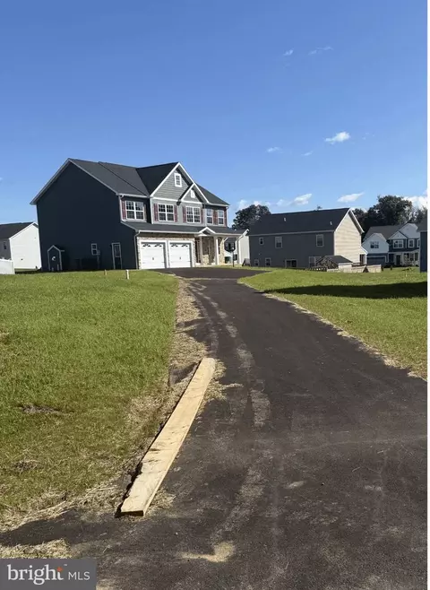 1810 Edgewood Dr, Shippensburg, PA 17257