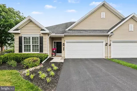254 Colonial Dr, Mechanicsburg, PA 17050