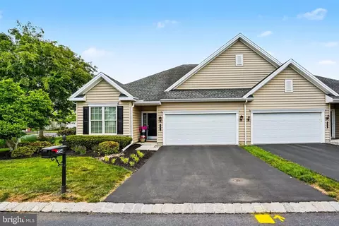 254 Colonial Dr, Mechanicsburg, PA 17050
