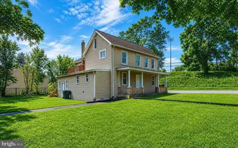 36 38 Middle Spring Ave, Shippensburg, PA 17257