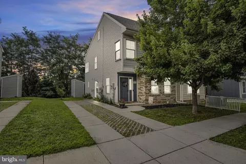 19 Parkview Dr, Carlisle, PA 17013