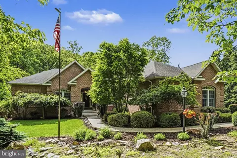 1145 Kuhn Rd, Boiling Springs, PA 17007