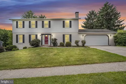 140 Fineview Rd, Camp Hill, PA 17011