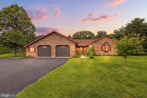 6 Enck Cir, Enola, PA 17025