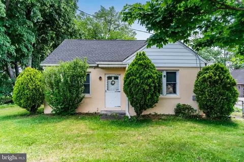 530 Hogestown Rd, Mechanicsburg, PA 17050