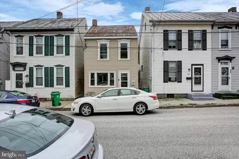 146 E Penn St, Carlisle, PA 17013