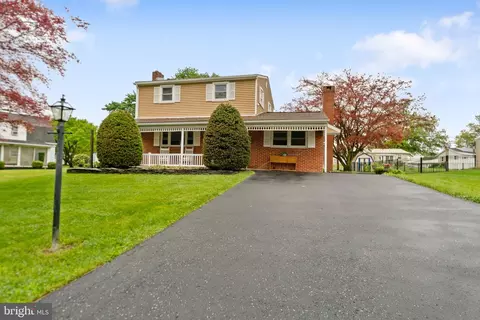 906 Herman Dr, Mechanicsburg, PA 17055