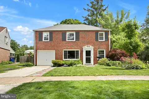 1302 Chatham Rd, Camp Hill, PA 17011
