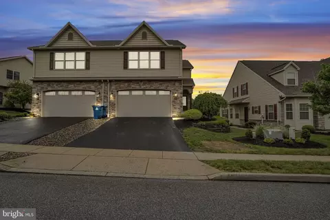 24 Crest Vw, Carlisle, PA 17013