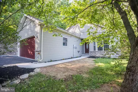 12 Rr Mountain St, Mount Holly Springs, PA 17065