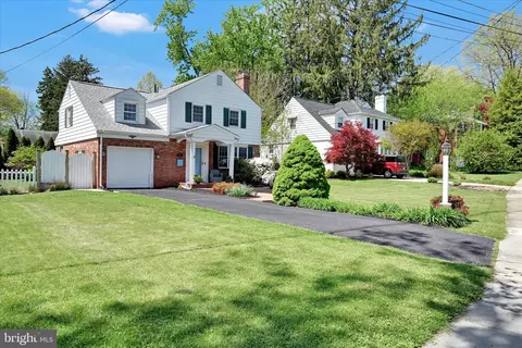 96 Westerly Rd, Camp Hill, PA 17011