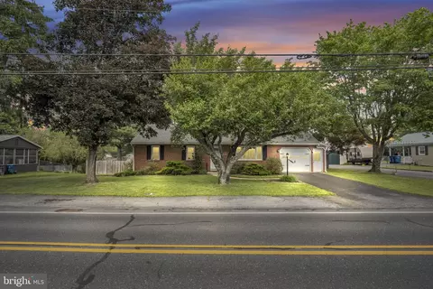 1907 Sterretts Gap Ave, Carlisle, PA 17013