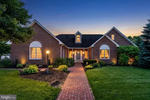 2202 Brunswick Ave, Mechanicsburg, PA 17055