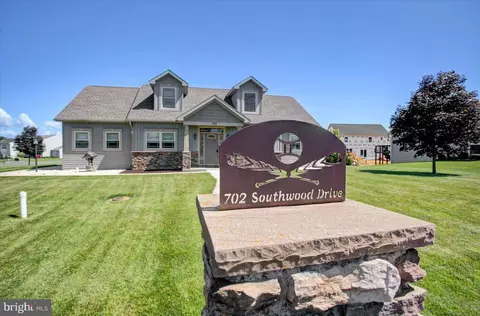 702 Southwood Dr, Shippensburg, PA 17257
