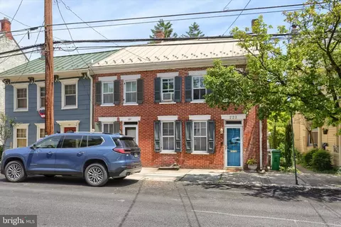 221 S 223 S Pitt St, Carlisle, PA 17013