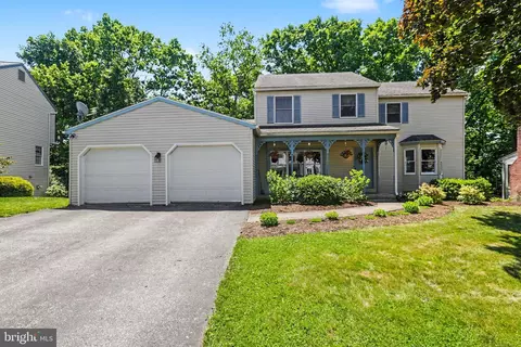 17 Victoria Way, Camp Hill, PA 17011