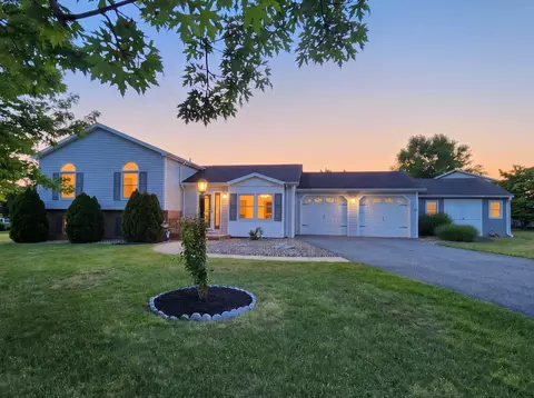 43 Wheatfield Dr, Carlisle, PA 17015