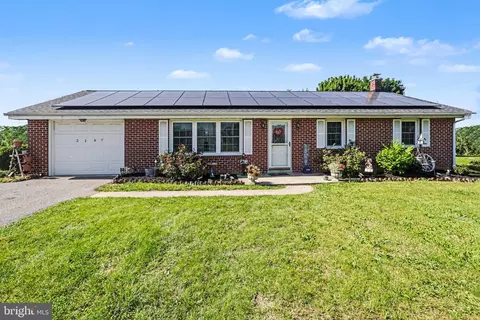 2187 Newville Rd, Carlisle, PA 17015