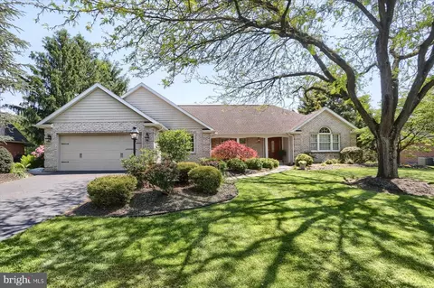 1207 White Birch Ln, Carlisle, PA 17013