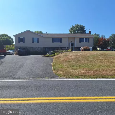 1861 W Lisburn Rd W, Carlisle, PA 17015