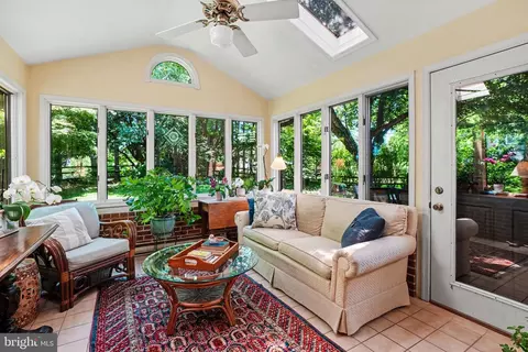 1204 Fleetwood Dr, Carlisle, PA 17013