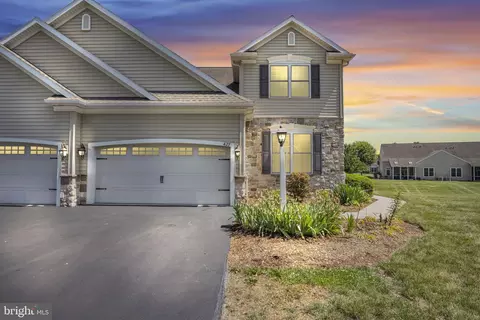 427 Carmella Dr, Mechanicsburg, PA 17050