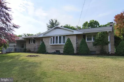 68 Bali Hai Rd, Mechanicsburg, PA 17050