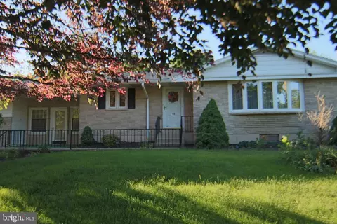 68 Bali Hai Rd, Mechanicsburg, PA 17050
