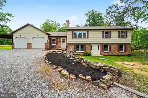 371 Bobcat Rd, Newville, PA 17241