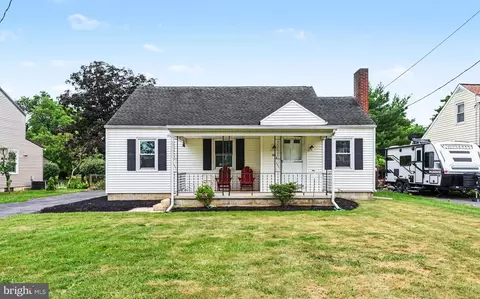 203 Pine Rd, Mount Holly Springs, PA 17065