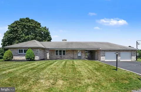 303 Airport Dr, Carlisle, PA 17013