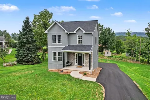 12 Oak Ln, Mechanicsburg, PA 17050