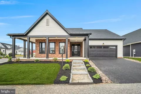 141 Davy Pass, Boiling Springs, PA 17007